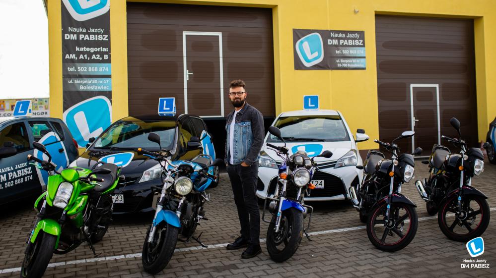 [TYTUL]Instruktor Damian Rajczakowski[TYTULKONIEC][TELEFON]tel. 661 454 617[TELEFONKONIEC]