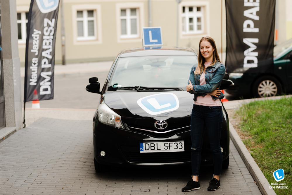 [TYTUL]Instruktorka Kornelia Pugacz[TYTULKONIEC][TELEFON]tel. 725 461 523[TELEFONKONIEC]